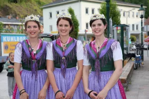 Die Hoheiten, Prinzessin ♥ Maria Benischek ♥, Königin ♥Brigitte Maier♥ und Prinzessin ♥ Lisa Streuβnig ♥ (v.l.n.r) Narzissenfest 2017