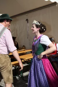Prinzessin Lisa Streuβnig beim Tanzen Narzissenfest 2017