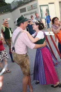 Prinzessin Lisa Streuβnig beim Tanzen Narzissenfest 2017