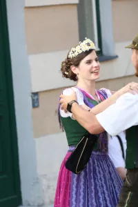 Prinzessin Lisa Streuβnig beim Tanzen Narzissenfest 2017