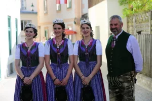 Bürgermeister Franz Frosch mit den Hoheiten Narzissenfest 2017