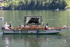 Narzissenfest 2017. Korso auf dem Grundlsee. Narzissenfest 2017