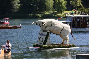 Narzissenfest 2017. Korso auf dem Grundlsee. Narzissenfest 2017