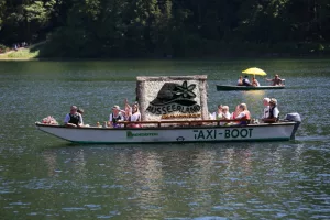 Narzissenfest 2017. Korso auf dem Grundlsee Narzissenfest 2017