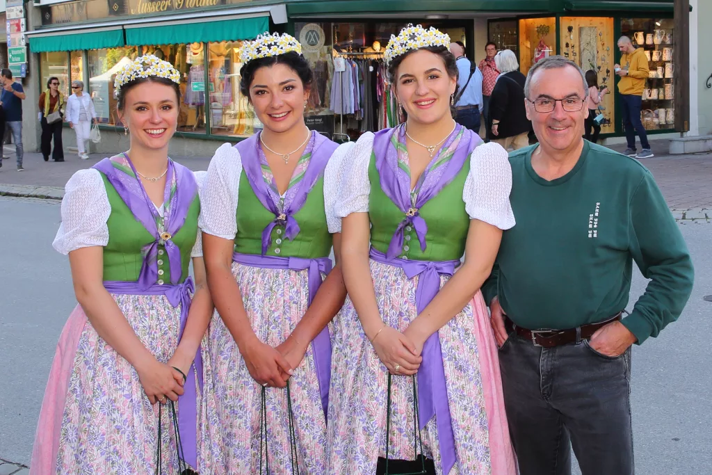 vlnr, Prinzessin Johanna Murauer, Königin Magdalena Egger, Prinzessin Celina Gschaider und der Webmaster.